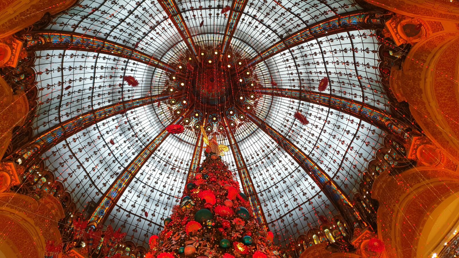 Samsung Galaxy S9+ sample photo. Christmas, lafayette, paris photography