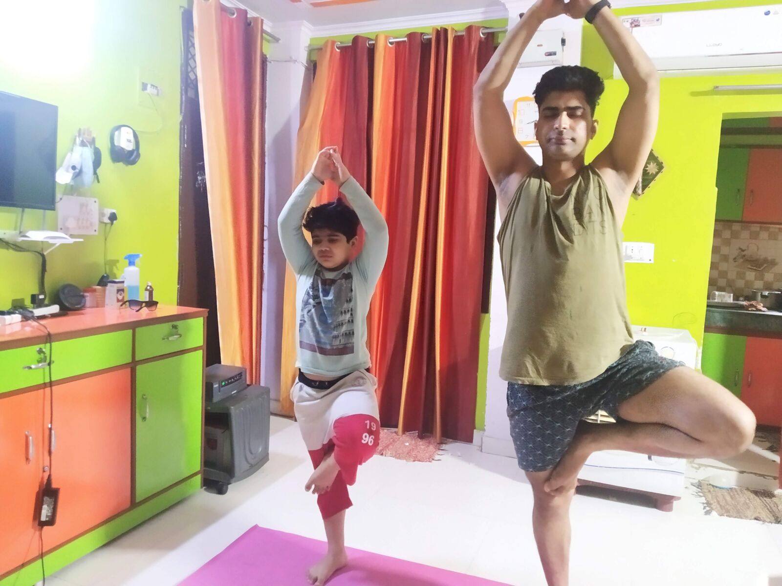 Xiaomi Redmi Note 7 sample photo. Yoga, india, meditation photography