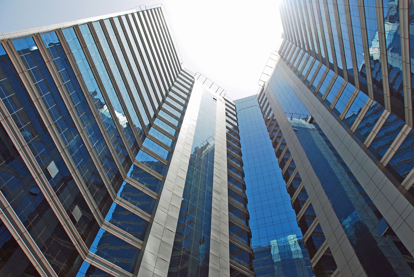 Nikon D80 sample photo. Skyscraper, building, glass front photography