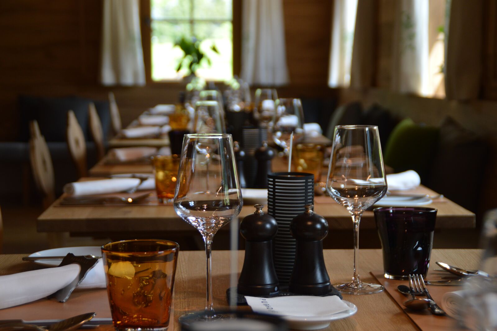 Nikon D3200 sample photo. Table, bar, restaurant photography