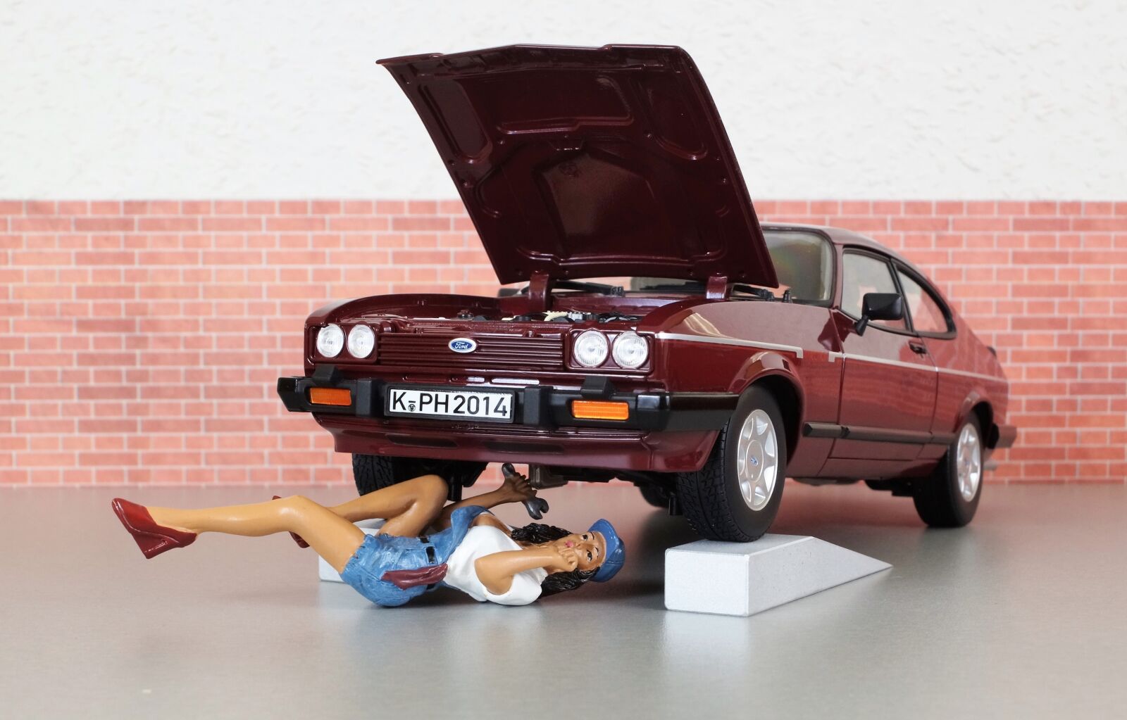 Sony DT 18-70mm F3.5-5.6 sample photo. Model car, ford, ford photography