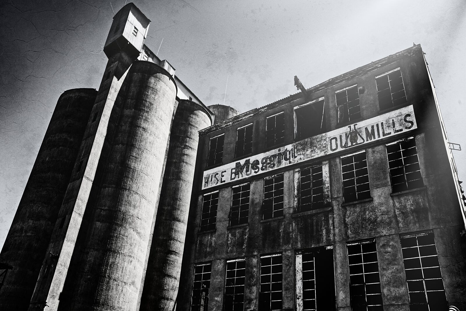 Canon EF 24-70mm F2.8L II USM sample photo. Building, silo, agriculture photography