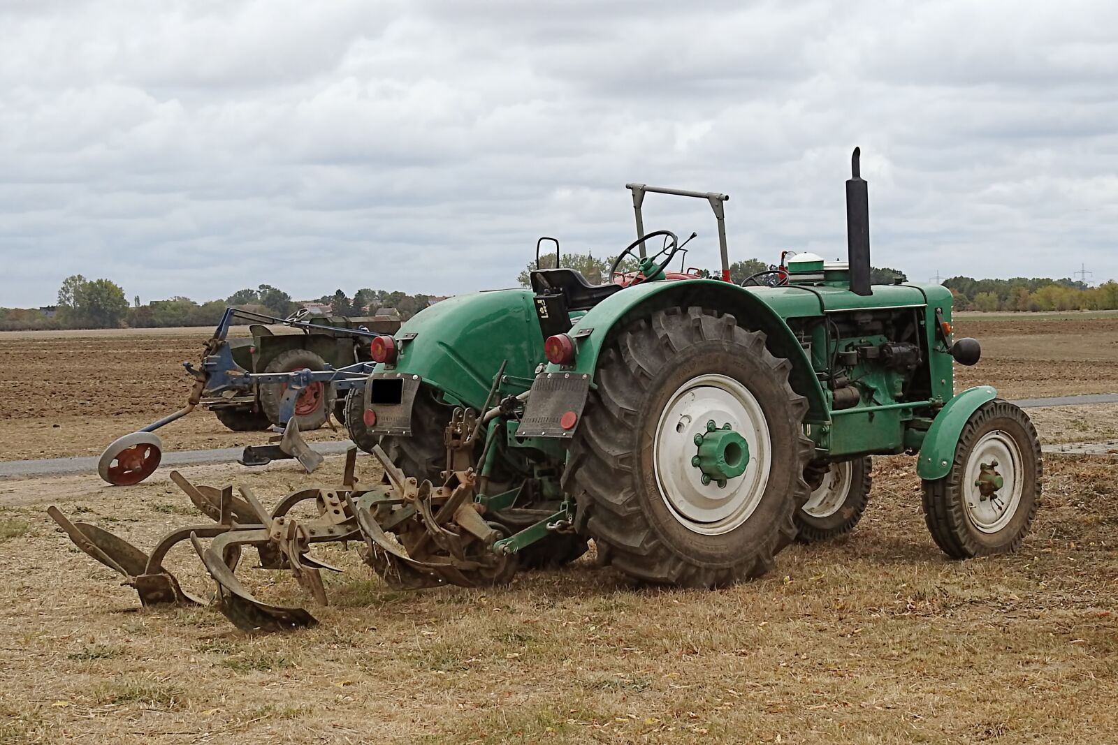 Nikon Coolpix P900 sample photo. Tractor, plough, plow photography