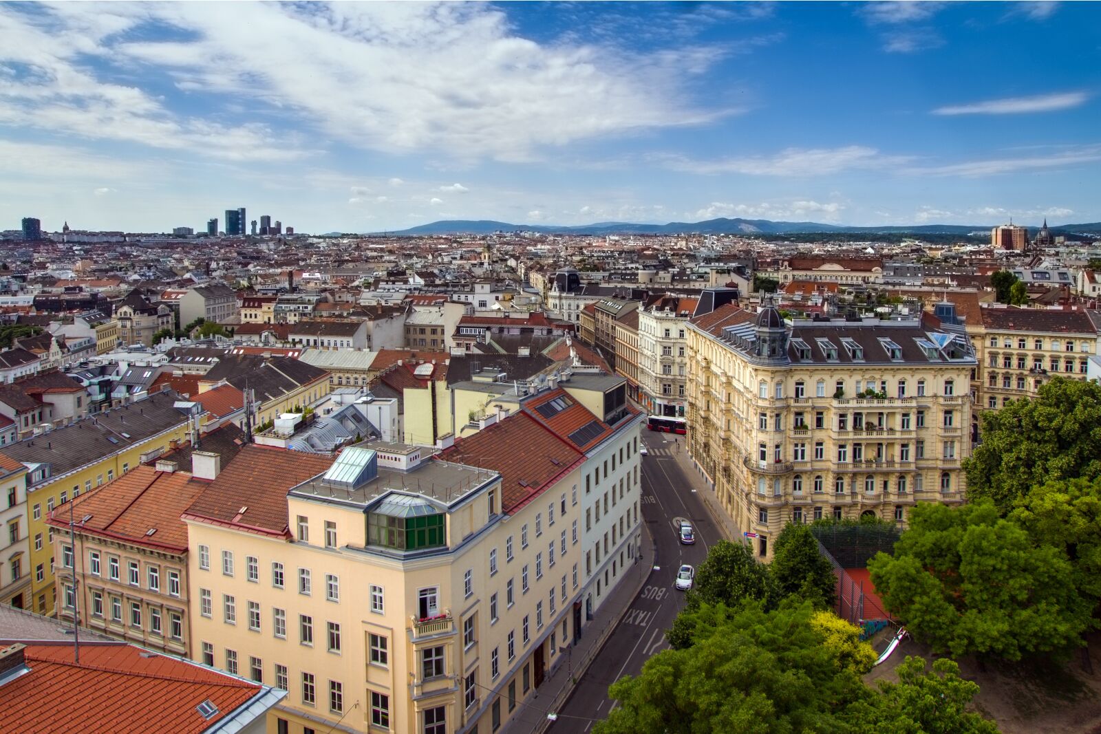 Canon EOS 600D (Rebel EOS T3i / EOS Kiss X5) sample photo. Vienna, downtown, panorama photography