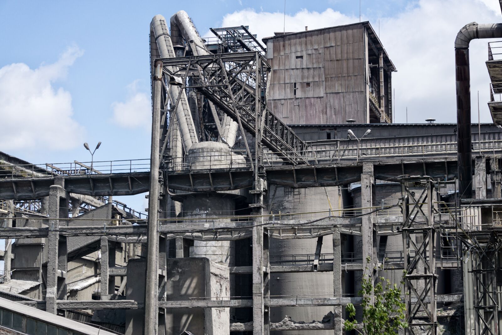 Sony E 55-210mm F4.5-6.3 OSS sample photo. Factory, machine, the industry photography