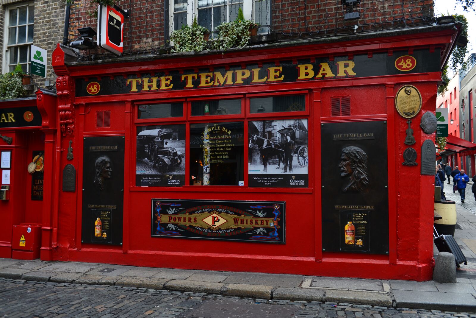 Nikon D800 sample photo. Template mobile, dublin, pub photography