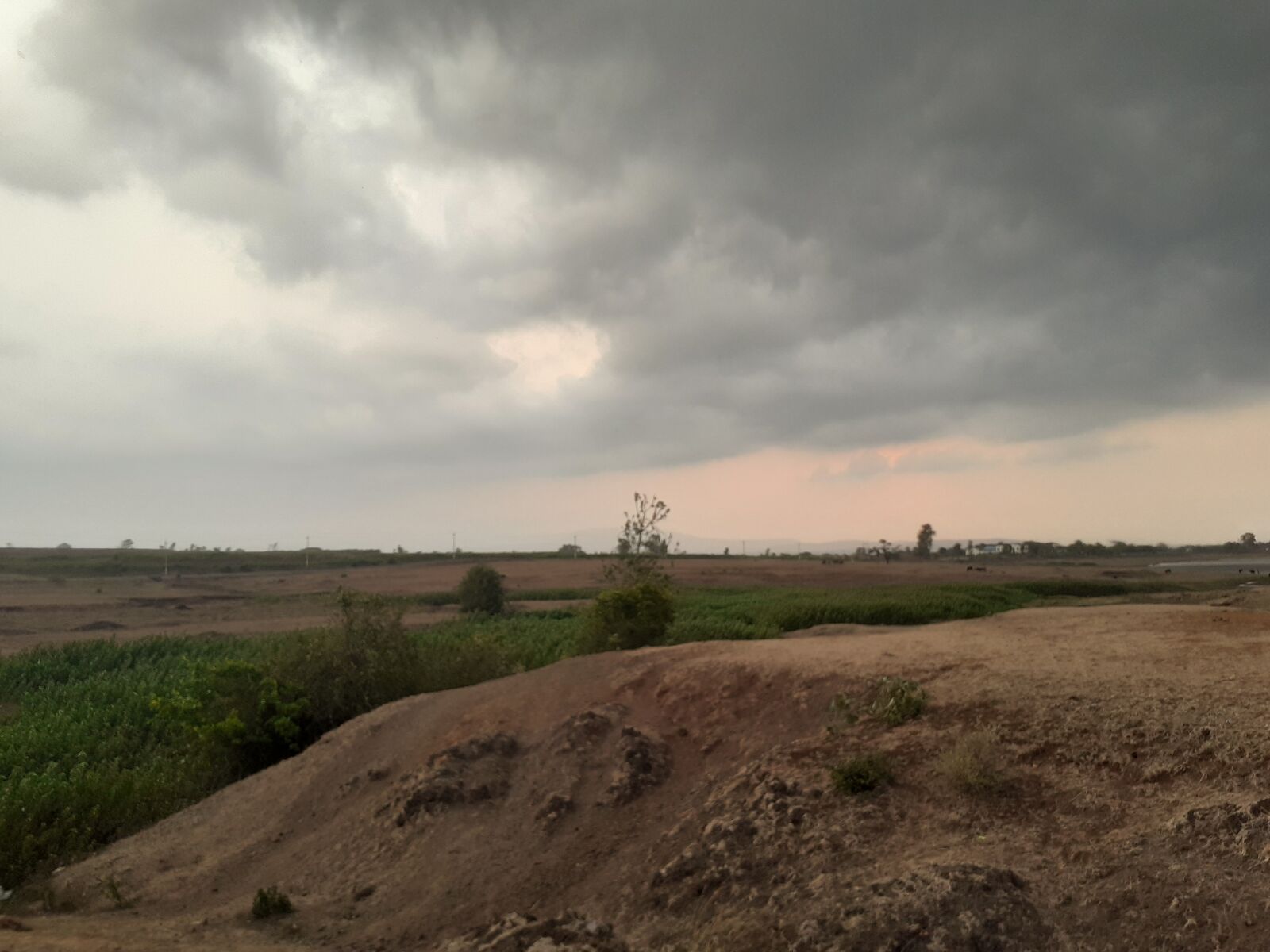 Samsung SM-M205F sample photo. Cloudy, mountain, rain photography