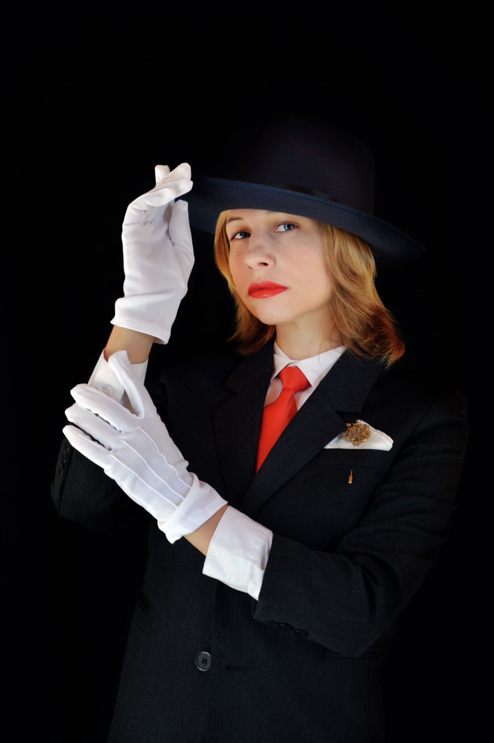 Nikon D3200 sample photo. Men's suit, woman in photography