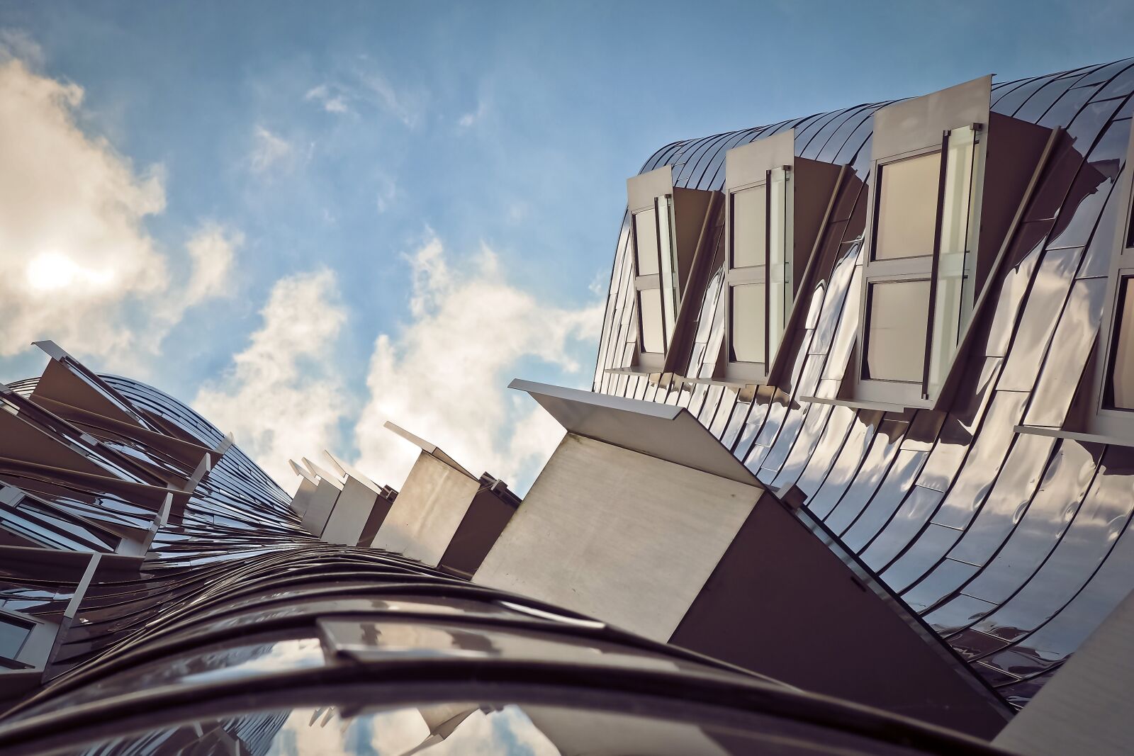 Olympus OM-D E-M10 sample photo. Architecture, modern, building photography