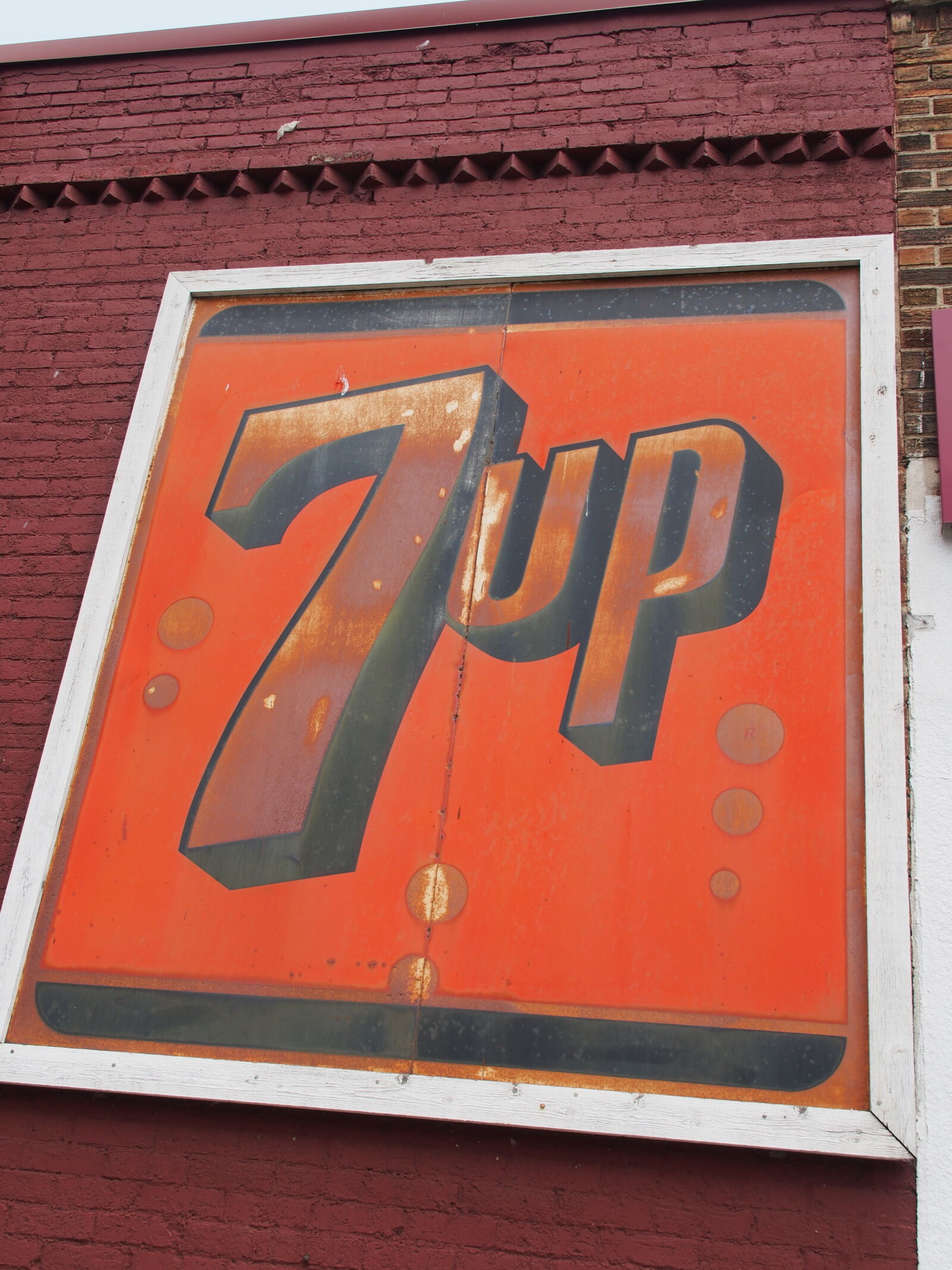 Olympus OM-D E-M5 sample photo. 7up, sign photography