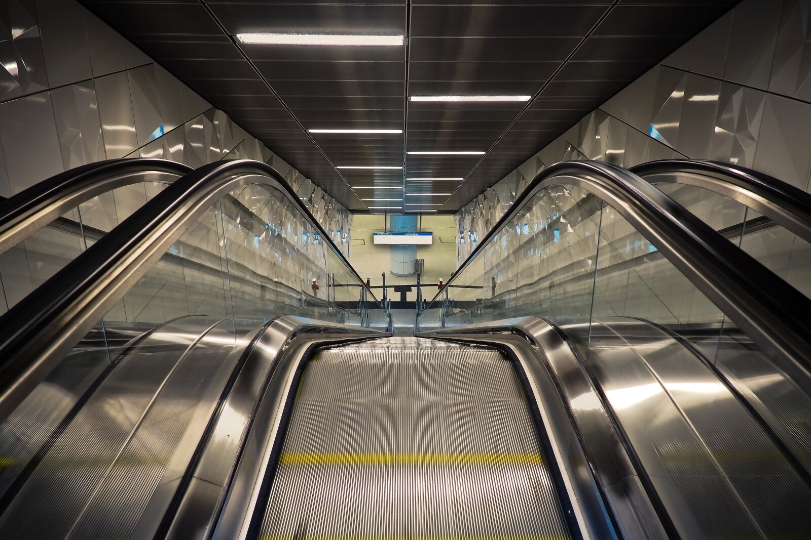 Olympus OM-D E-M10 sample photo. Escalator, railway station, metro photography