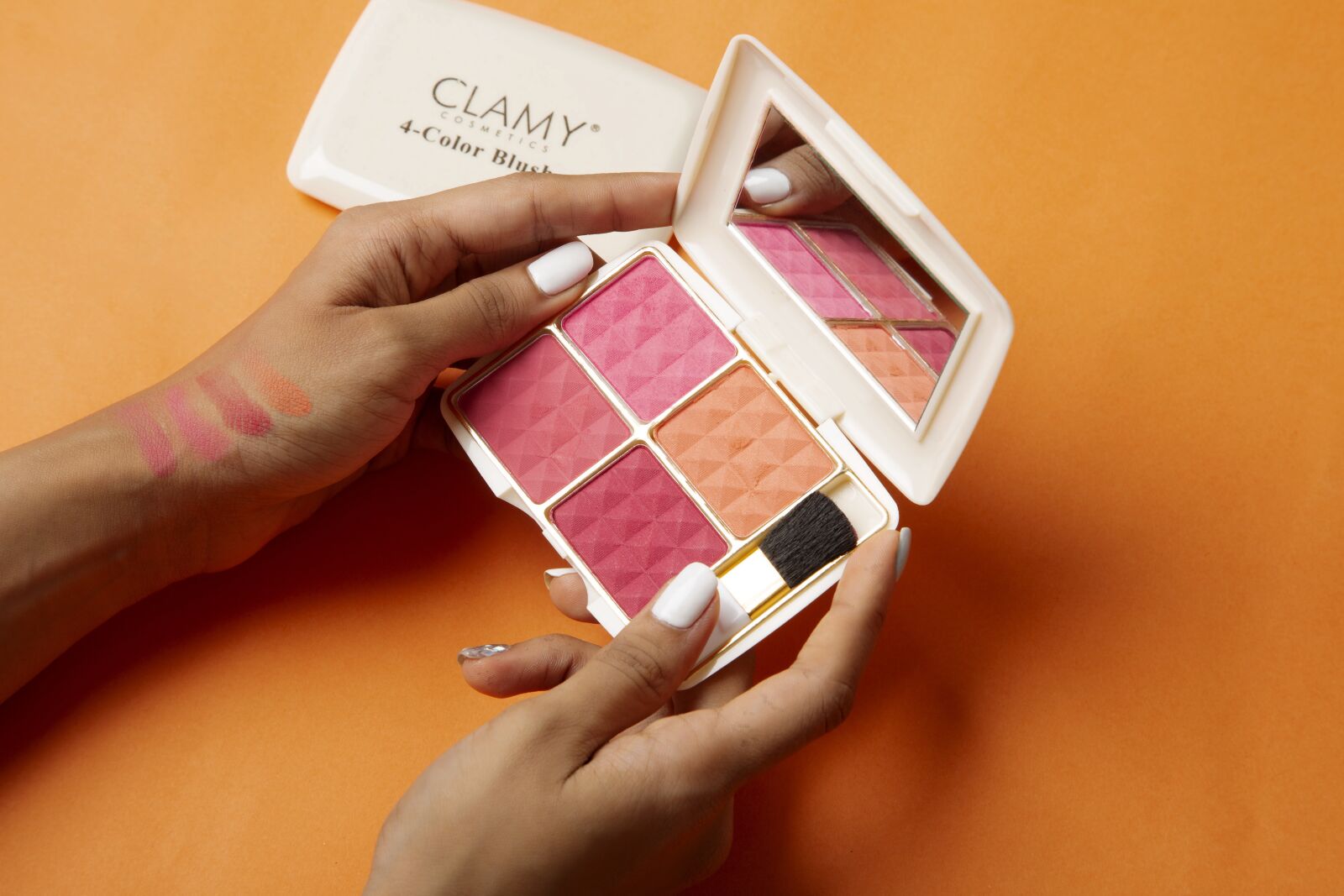 Canon EF 24-105mm F4L IS USM sample photo. Clamy blusher palette, 4 photography