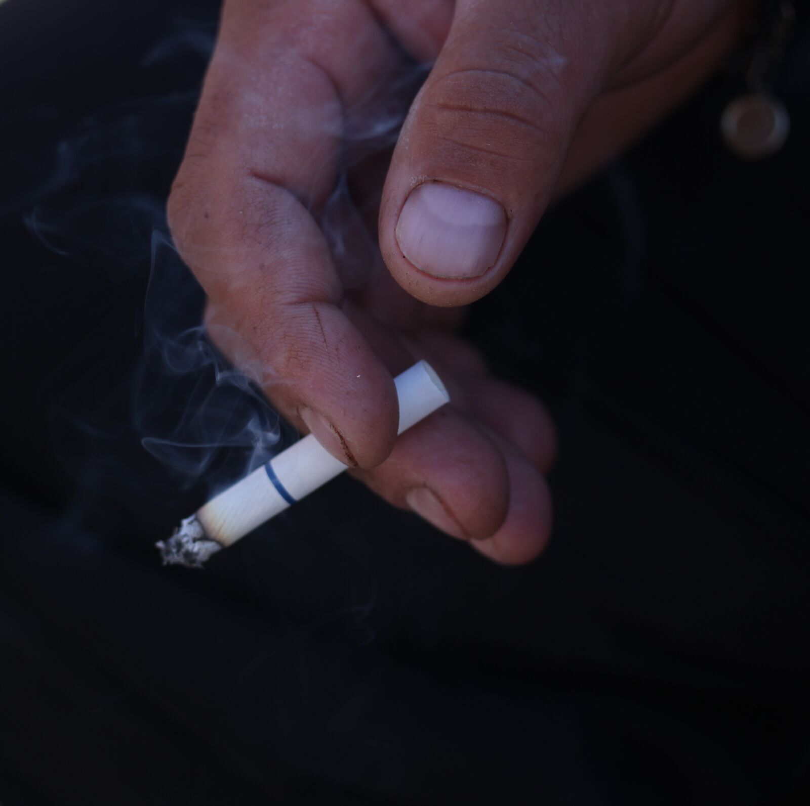 Canon EF-S 60mm F2.8 Macro USM sample photo. Cigarette, tobacco, smoke photography