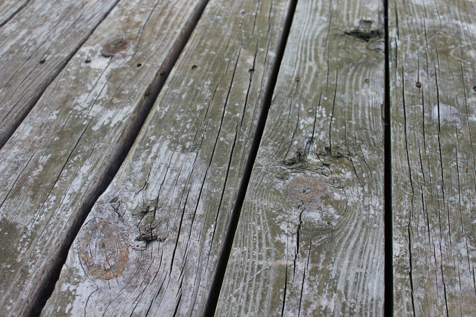 Canon EOS 1200D (EOS Rebel T5 / EOS Kiss X70 / EOS Hi) sample photo. Deck, pier, rustic, wood photography