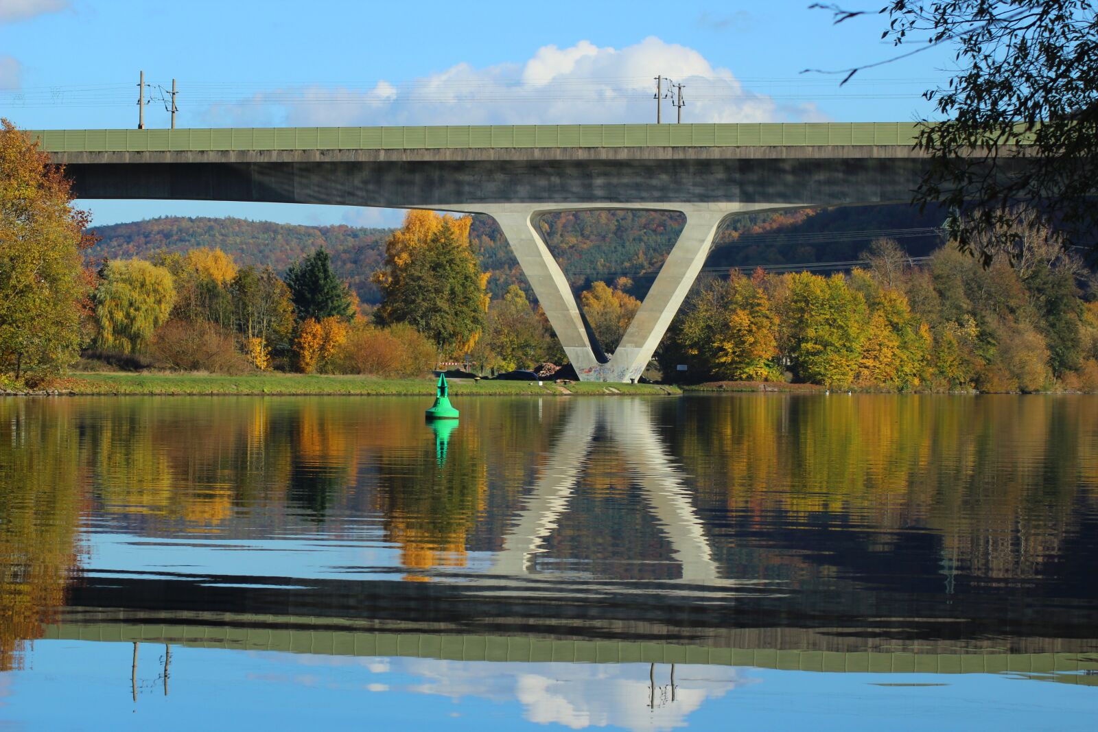 Canon EOS 600D (Rebel EOS T3i / EOS Kiss X5) sample photo. Infrastructure, bridge, river photography