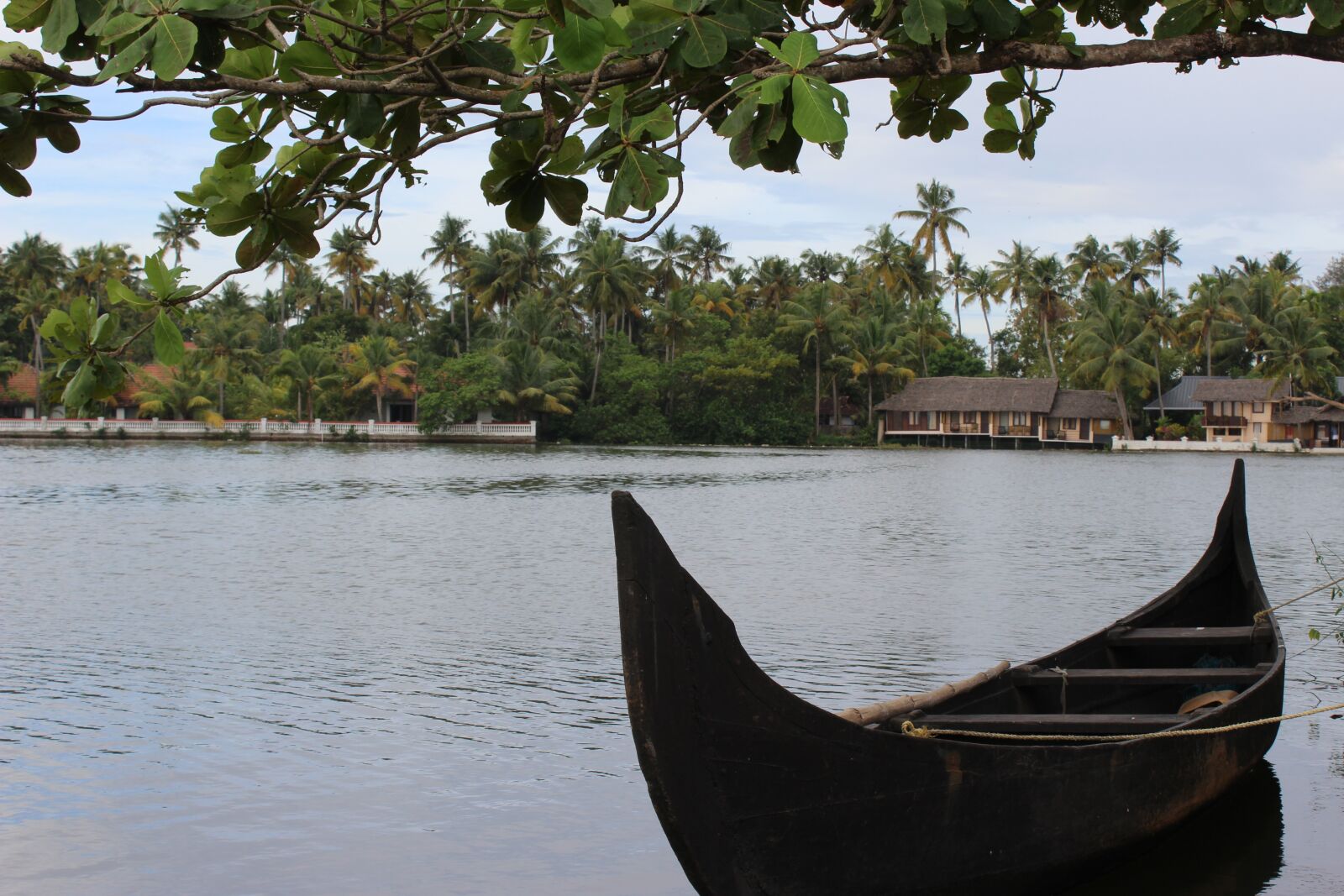 Canon EOS 1200D (EOS Rebel T5 / EOS Kiss X70 / EOS Hi) sample photo. Lake, boat, allapey photography
