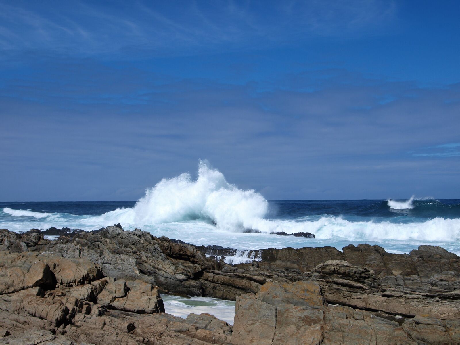 Olympus E-420 (EVOLT E-420) sample photo. Africa, wave, sea photography