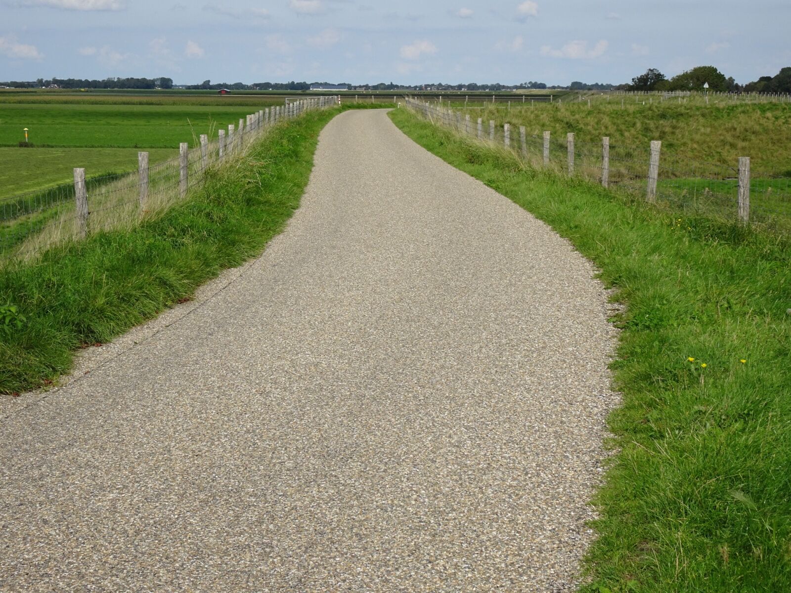 Sony Cyber-shot DSC-HX90V sample photo. Away, bicycle path, cycle photography