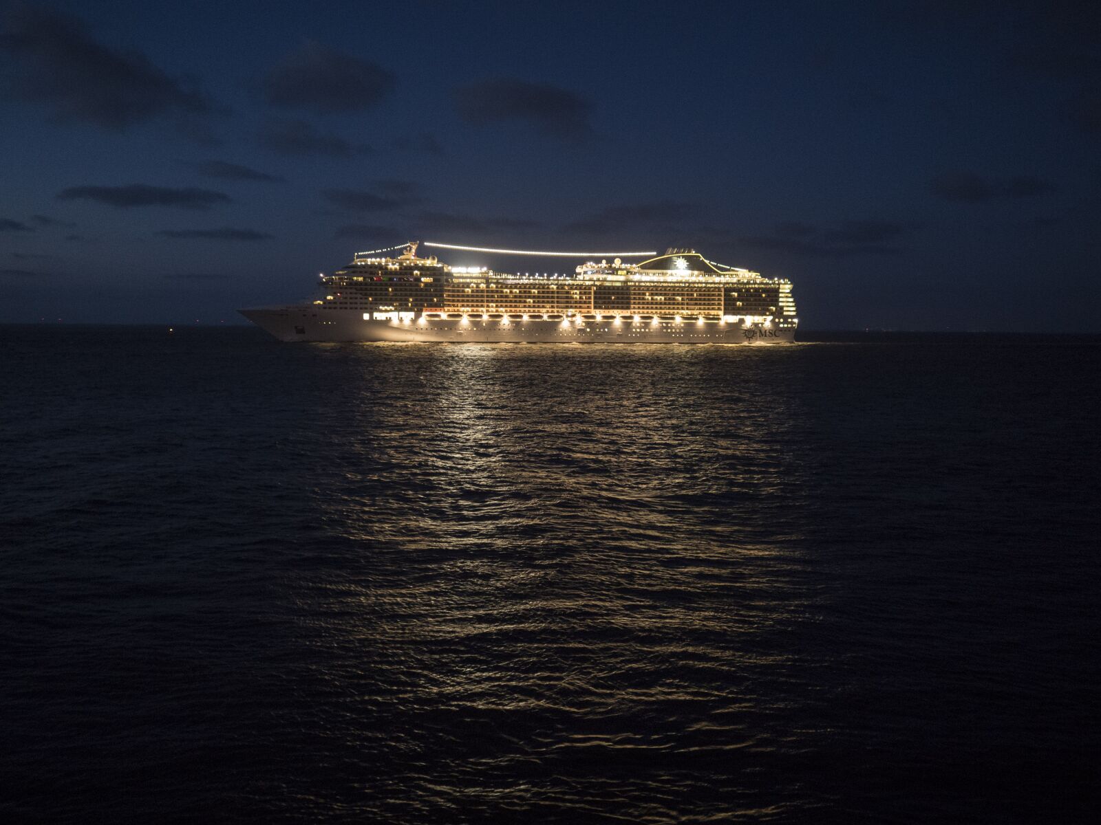 Olympus M.Zuiko Digital 17mm F1.8 sample photo. Port, ship, cruise ship photography