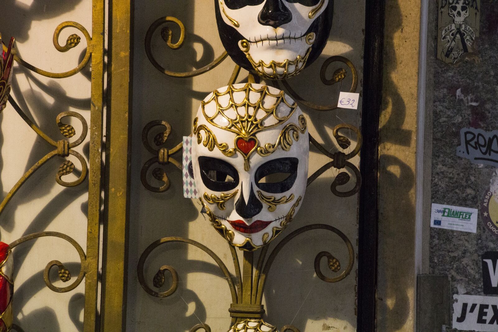 Canon EOS 60D sample photo. Italy, mask, venice photography