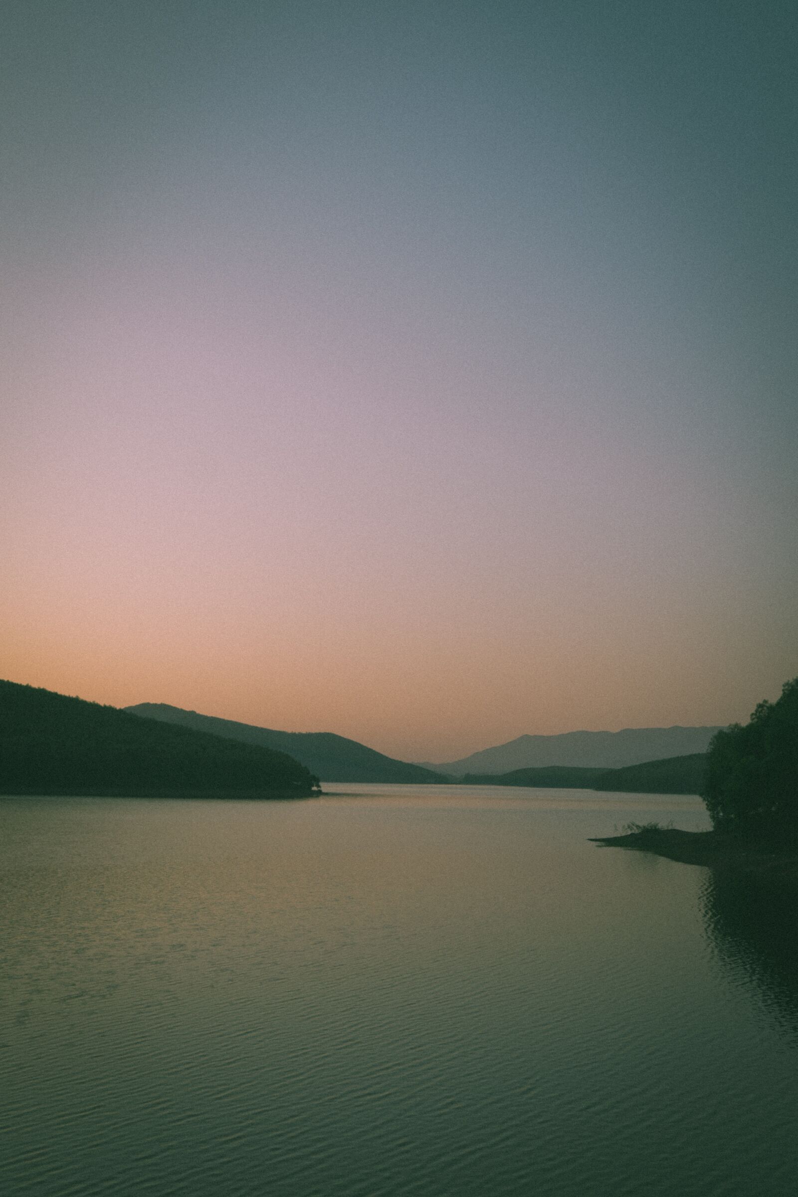 Fujifilm X-T30 sample photo. Sunset, dam lake, sky photography