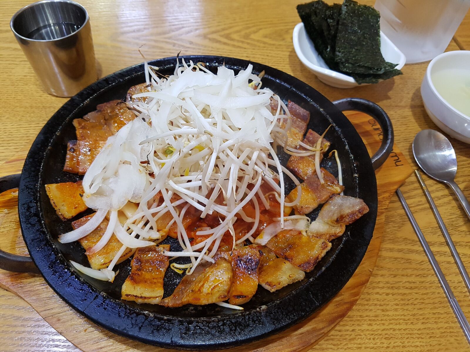 Samsung Galaxy S7 sample photo. Samgyupsal, pork, kimchi photography