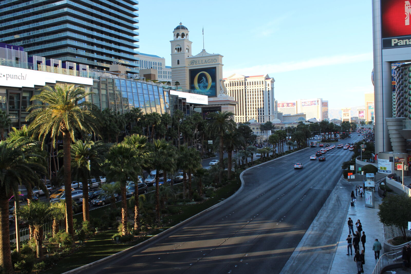 Canon EOS 1300D (EOS Rebel T6 / EOS Kiss X80) sample photo. City, las, vegas, strip photography