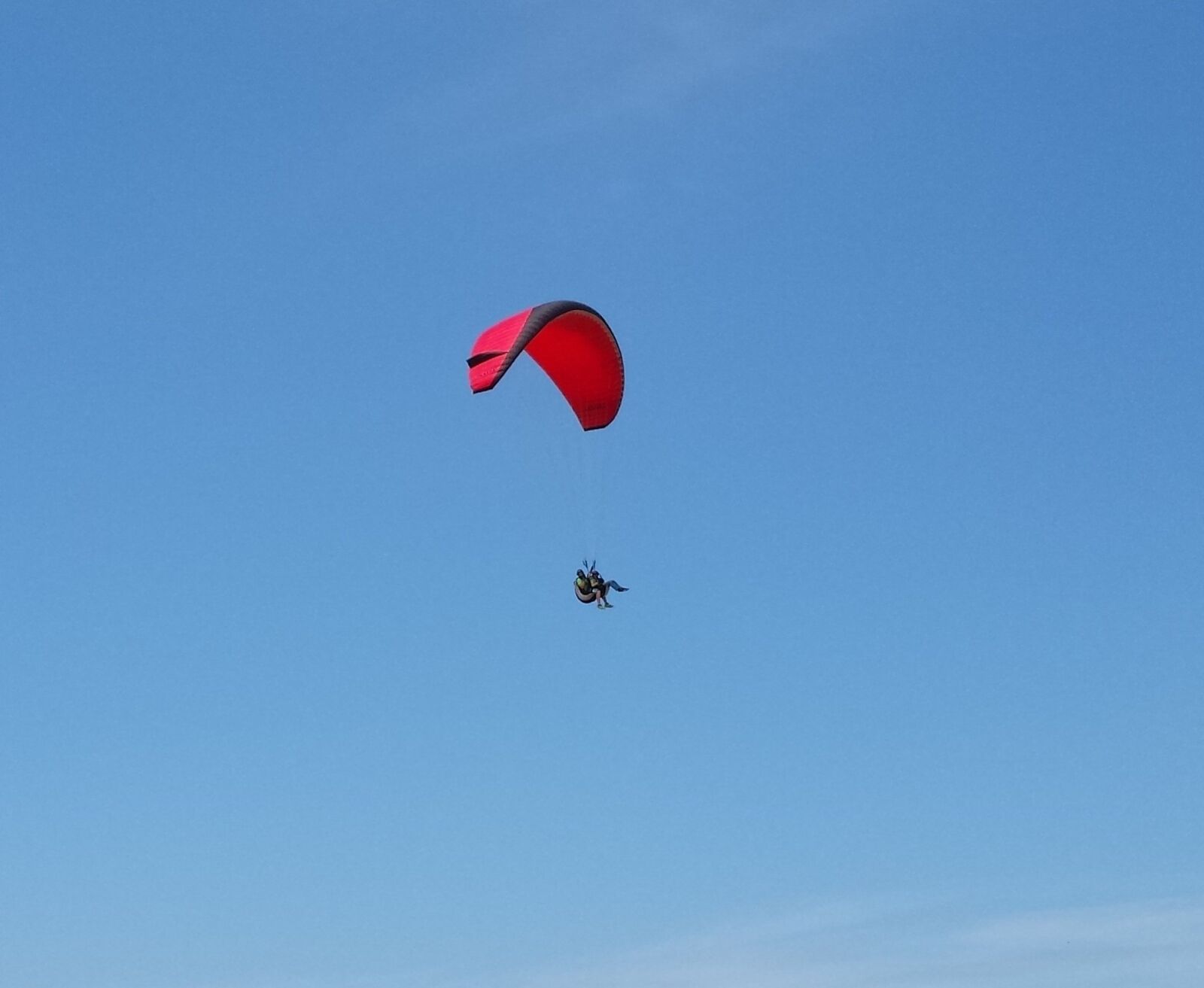 Samsung Galaxy S4 sample photo. Paragliding, flying, blue photography