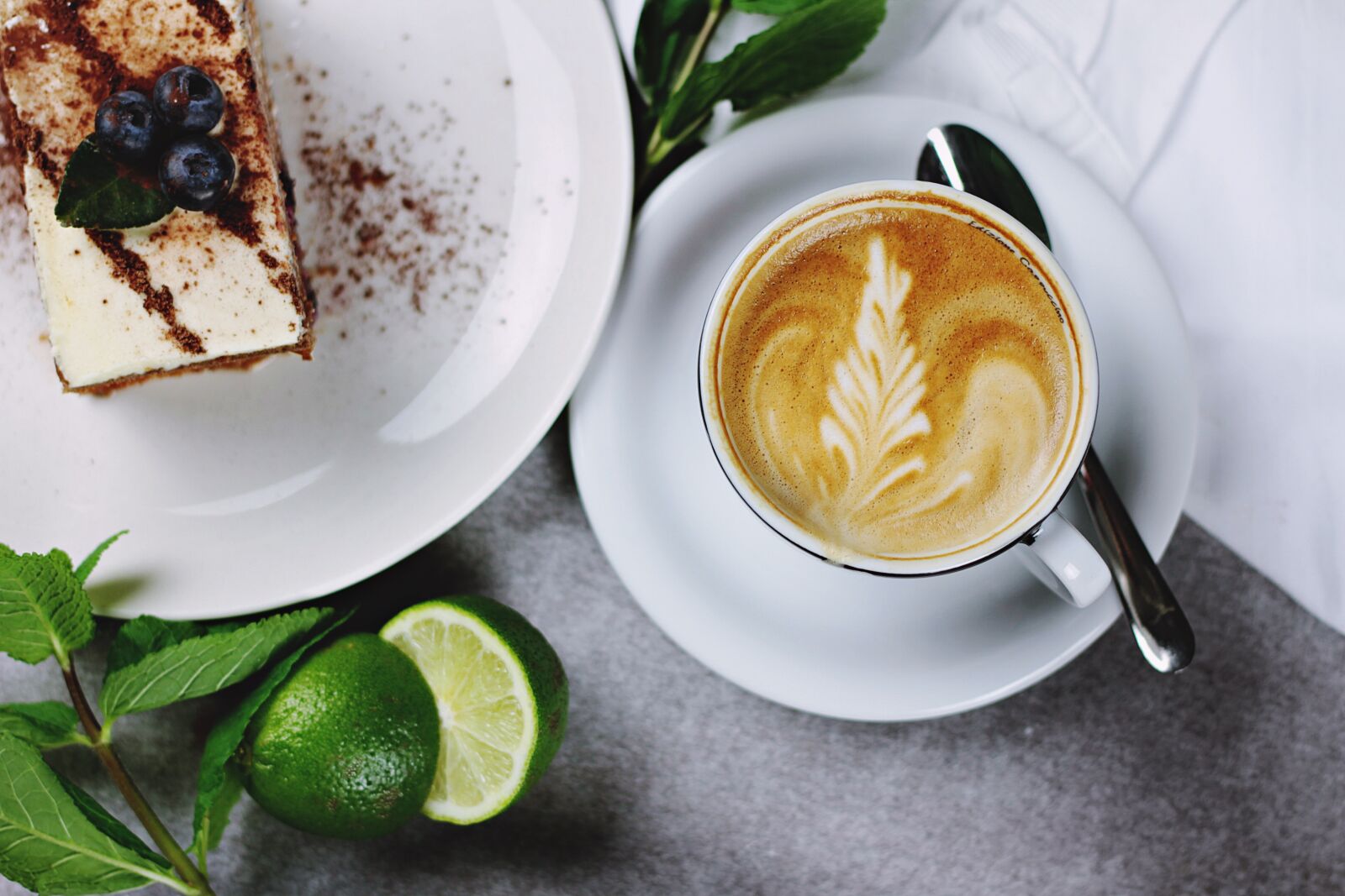 Canon EOS 7D sample photo. Cake, cappuccino, ceramic photography