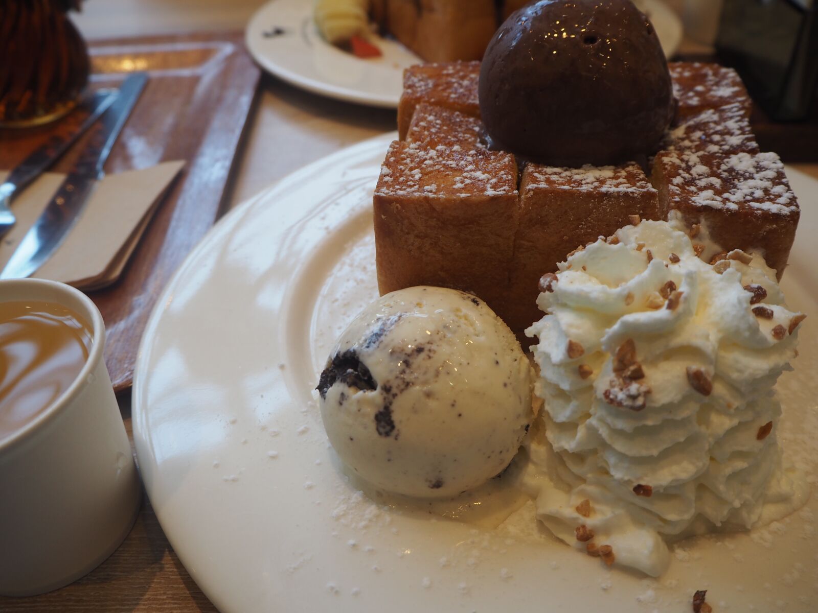 Olympus OM-D E-M10 sample photo. Toast, tokyohoneytoast, yummy photography