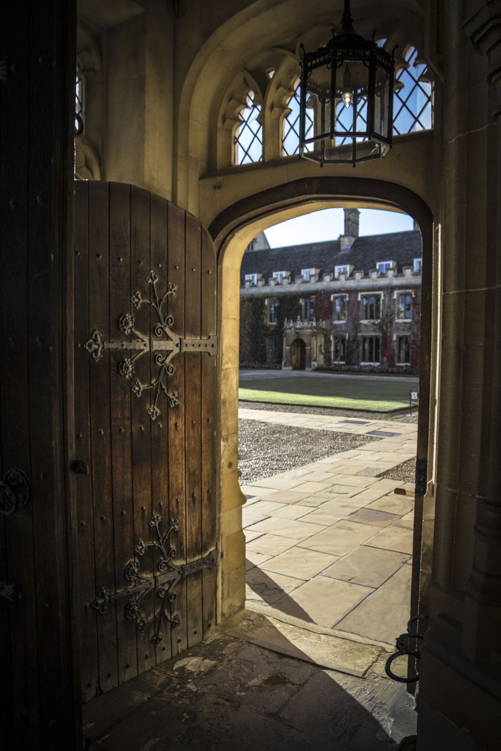 Canon EF-S 17-85mm F4-5.6 IS USM sample photo. Door, open, courtyard photography