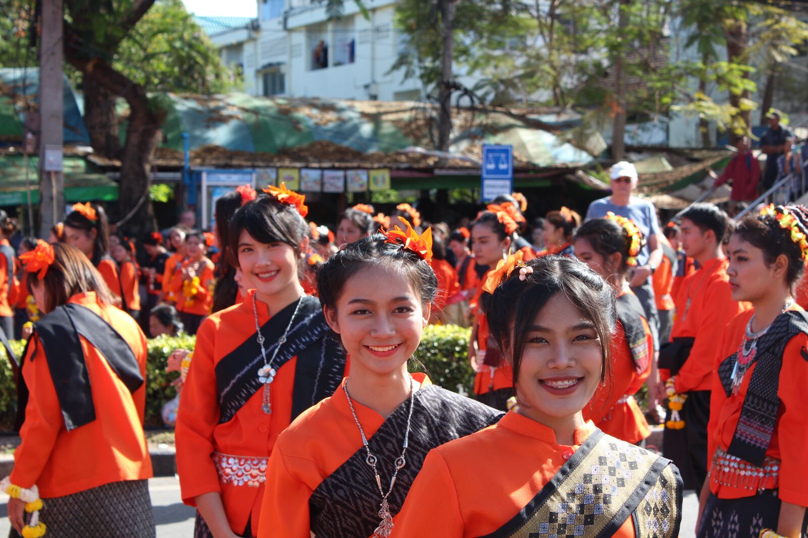 Canon EOS 600D (Rebel EOS T3i / EOS Kiss X5) sample photo. Parade, udonthani, birthday photography