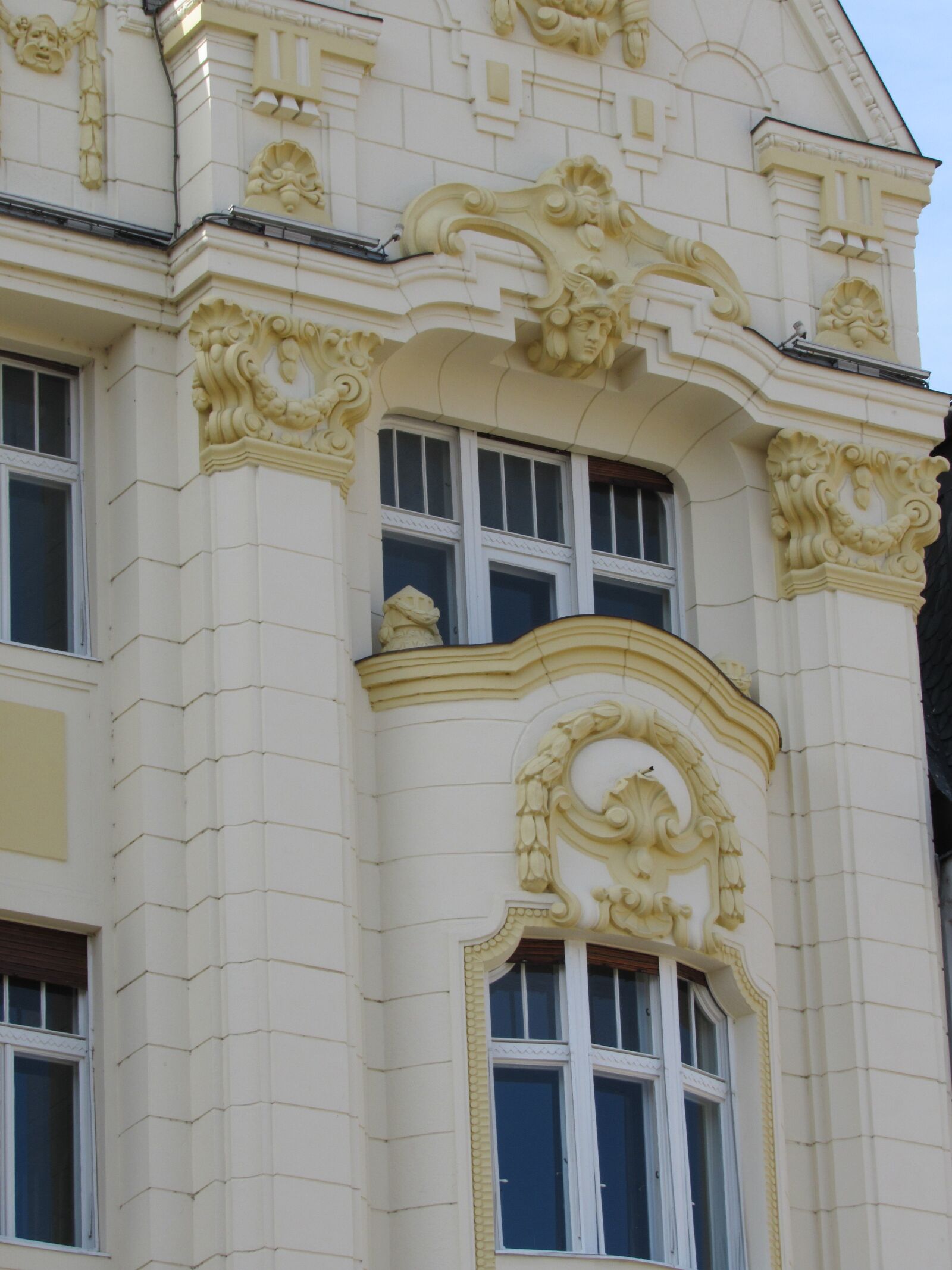Canon PowerShot SX530 HS sample photo. Bratislava, slovakia, center photography