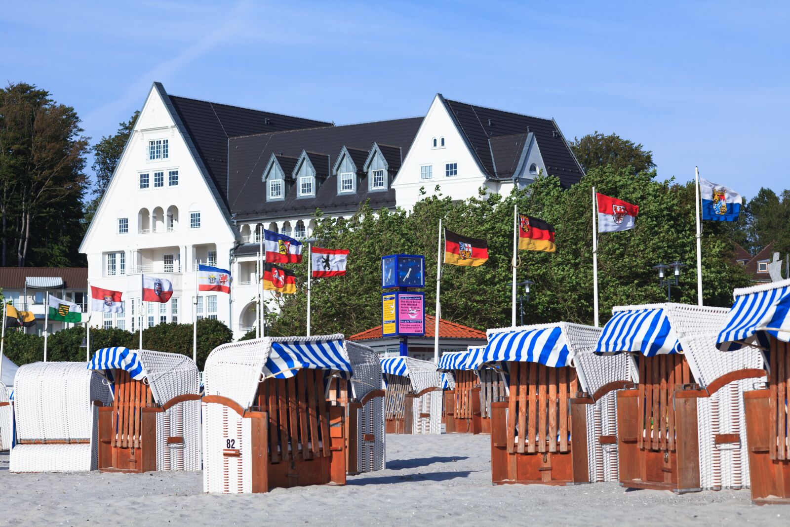 Canon EOS 5D Mark II sample photo. Glücksburg, kurstrand, clubs photography