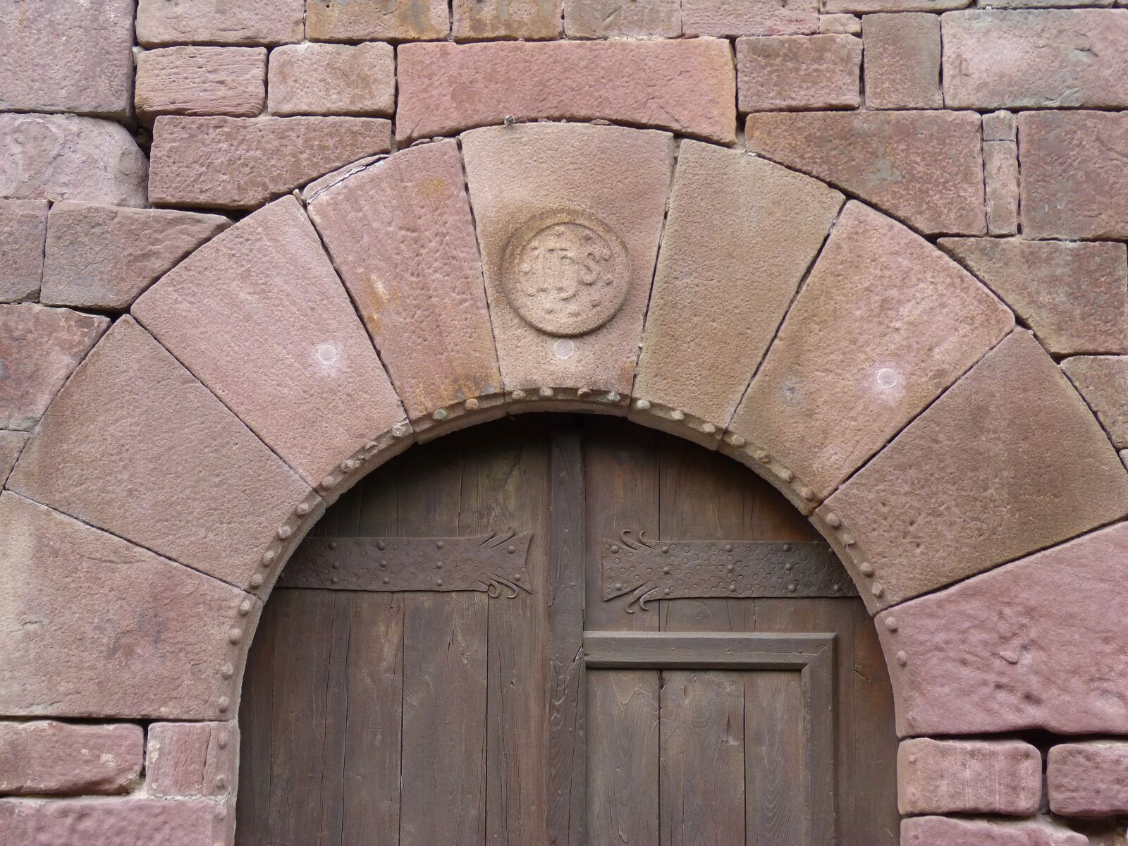 Panasonic DMC-FZ62 sample photo. Door, portal, arc photography