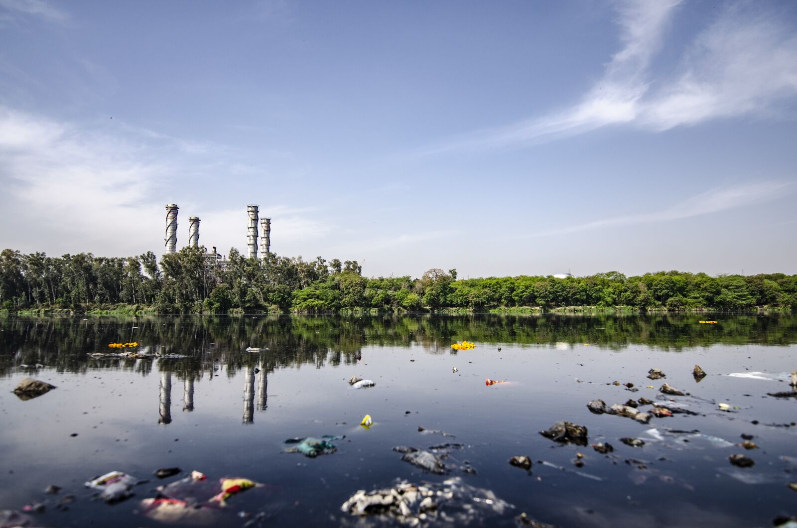 Nikon D7000 sample photo. Contamination, water pollution, lake photography