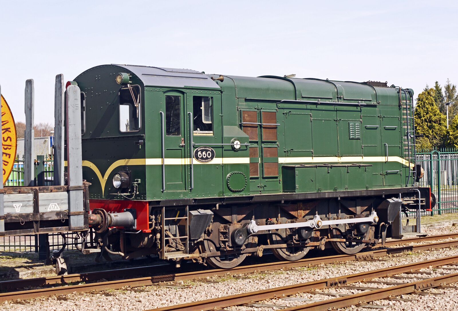Panasonic Lumix DMC-G1 sample photo. Old diesel locomotive, dutch photography