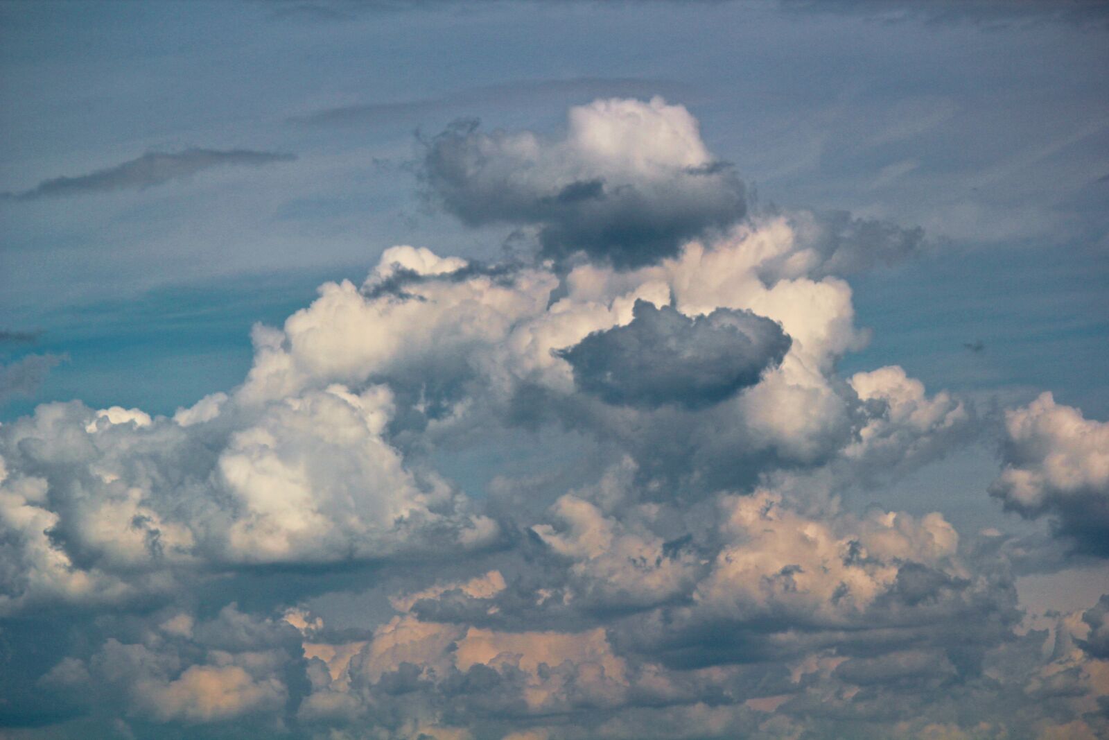 Canon EOS 550D (EOS Rebel T2i / EOS Kiss X4) sample photo. Clouds, sky, cloud cover photography