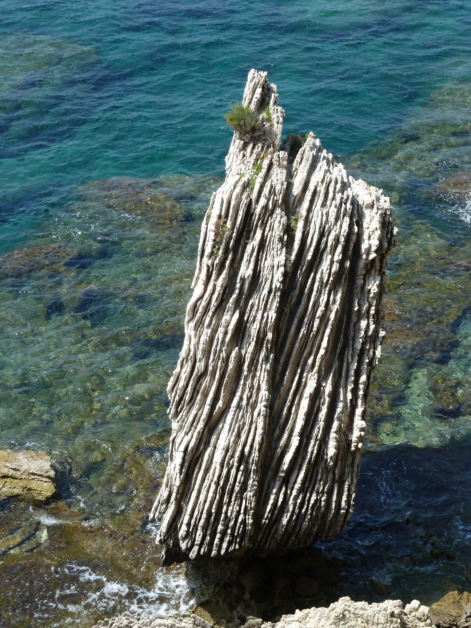 Panasonic Lumix DMC-ZS7 (Lumix DMC-TZ10) sample photo. Rock, sea, coast photography