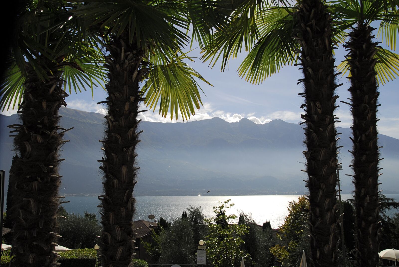 Nikon D200 sample photo. Lake, clouds, sky photography