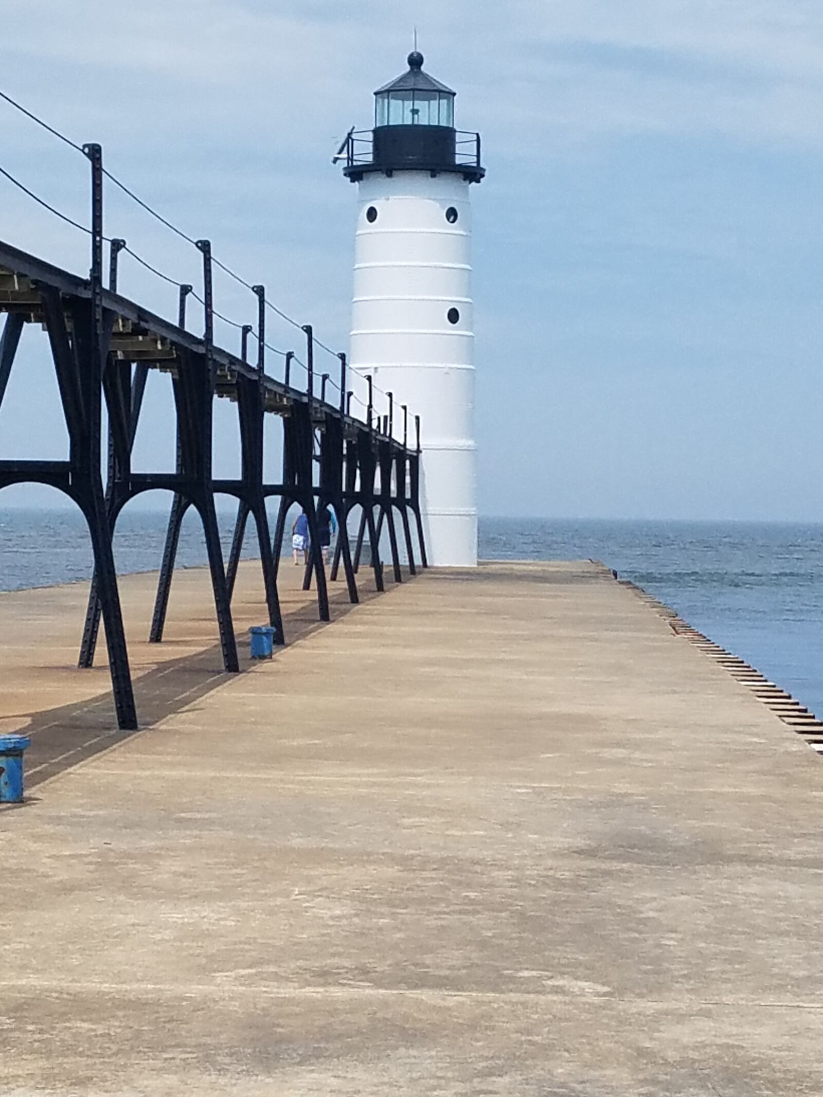 Samsung Galaxy S7 Edge sample photo. Manistee, michigan, lighthouse photography