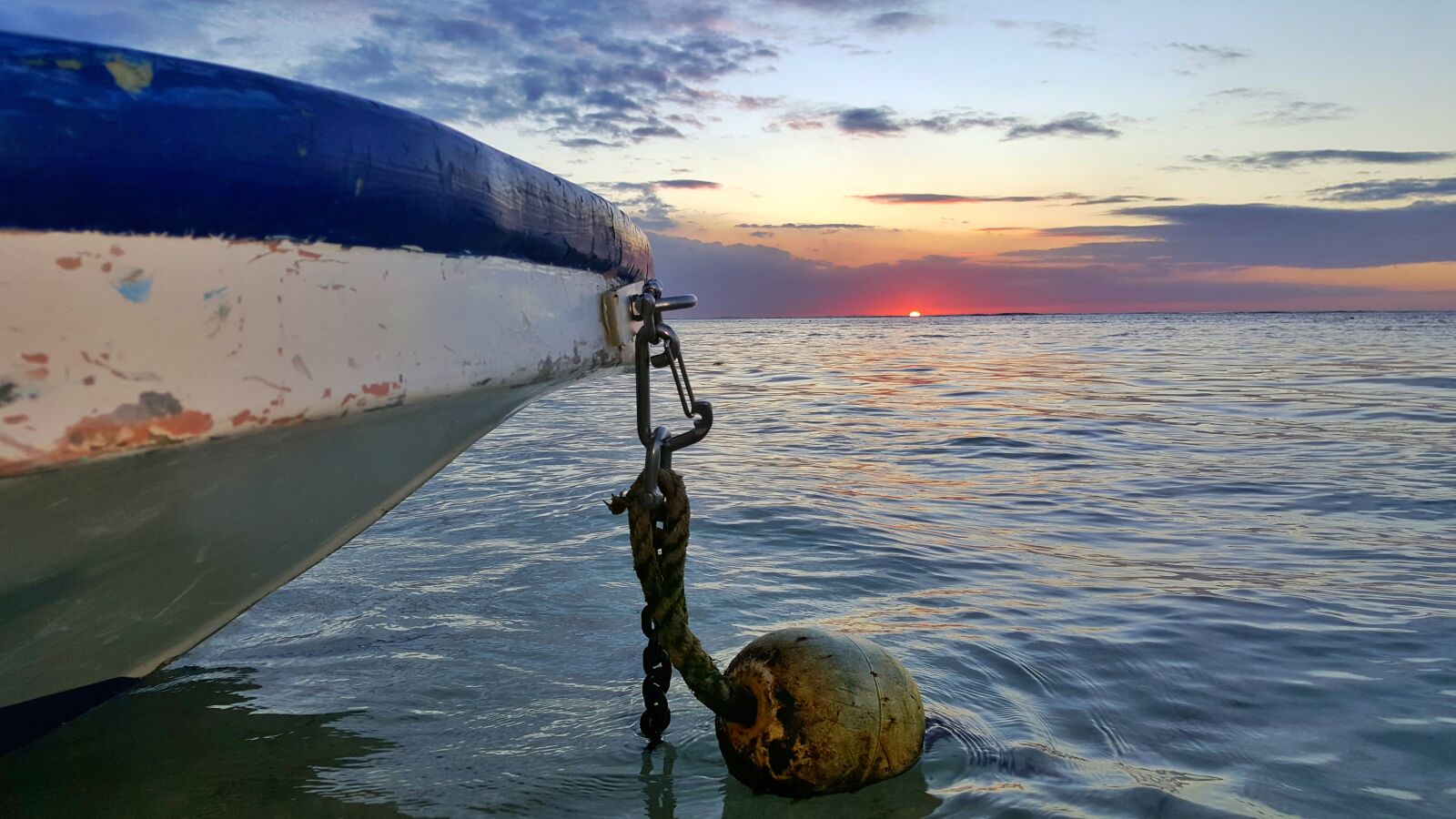 Samsung Galaxy Note5 sample photo. Boat, anchor, sea photography