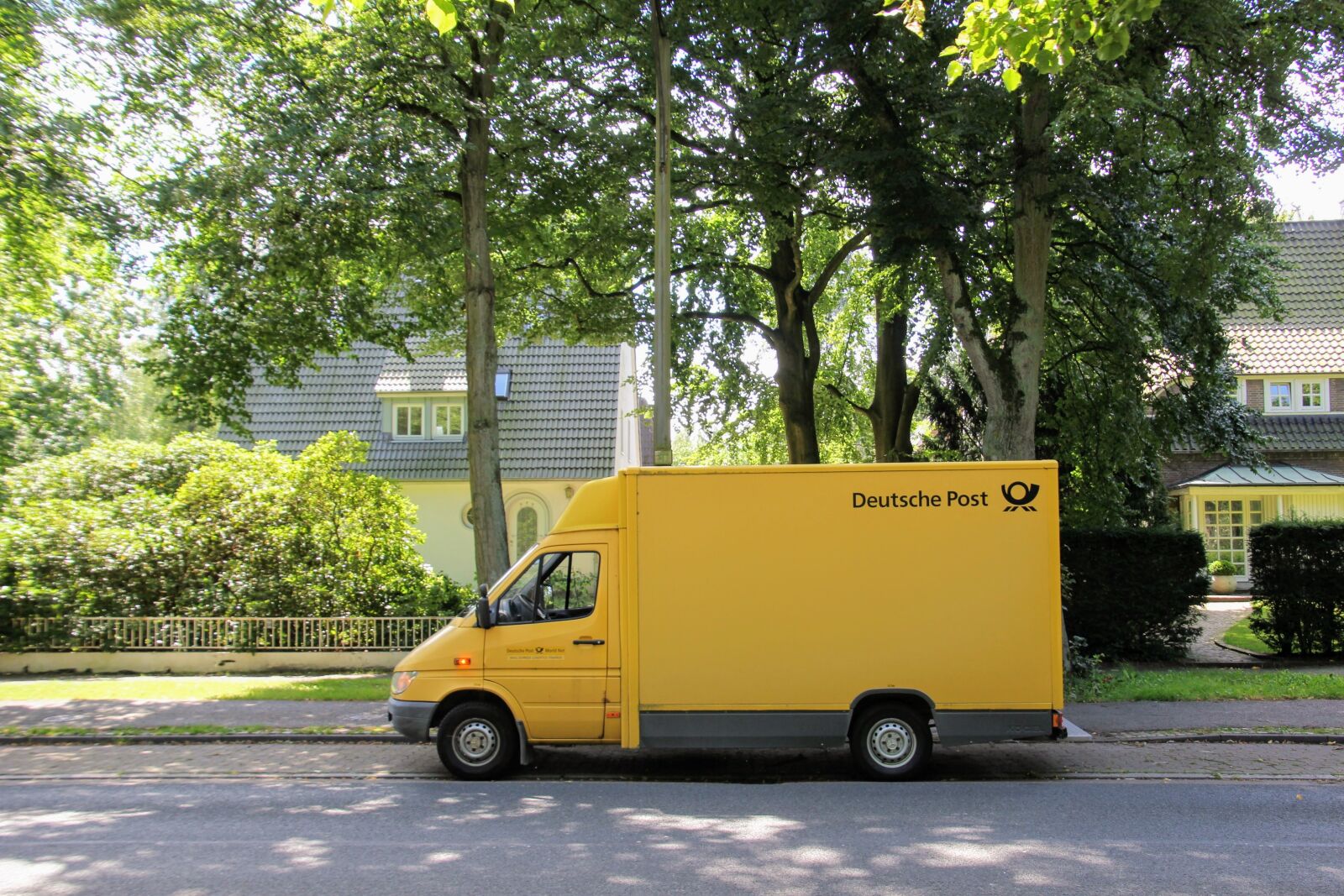 Canon EOS 60D sample photo. Post, post vehicle, vans photography