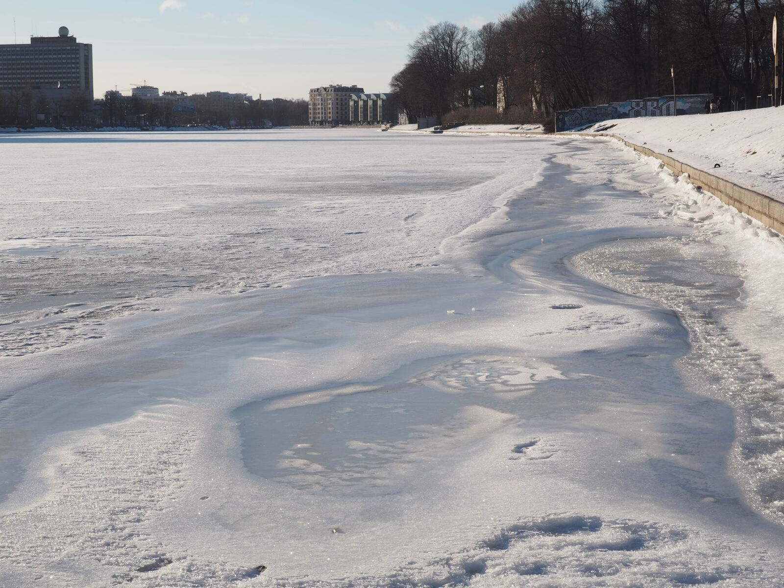 Olympus PEN E-PL7 sample photo. Ice on the river photography