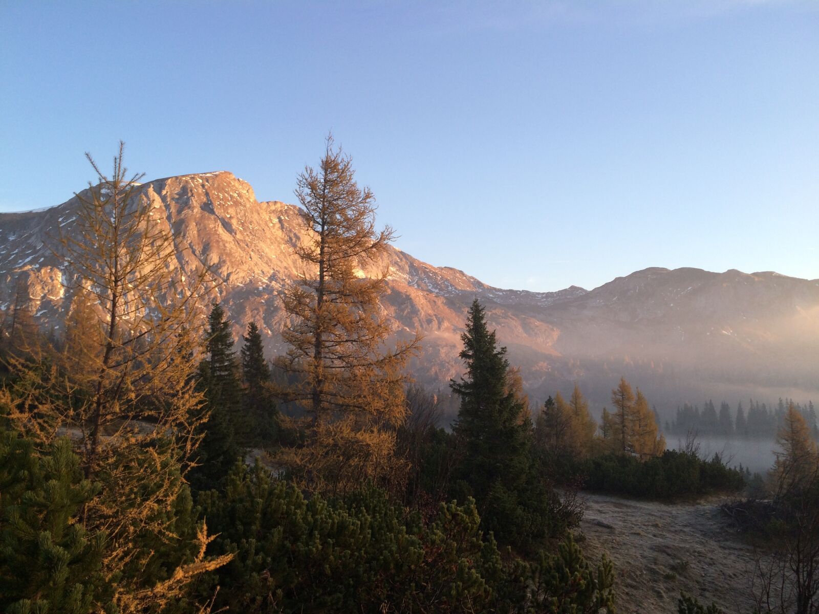 iPhone 5s back camera 4.15mm f/2.2 sample photo. Mountains, autumn, morgenstimmung photography