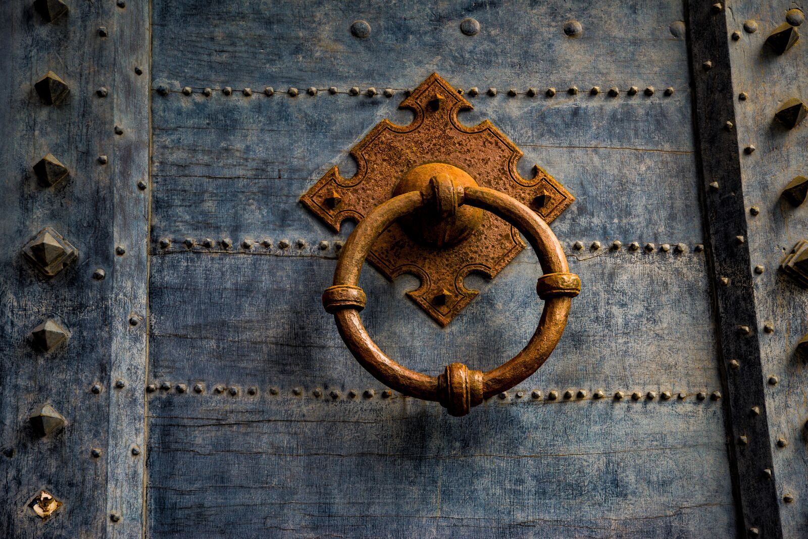 Pentax K-1 Mark II sample photo. Door, wood, antique photography