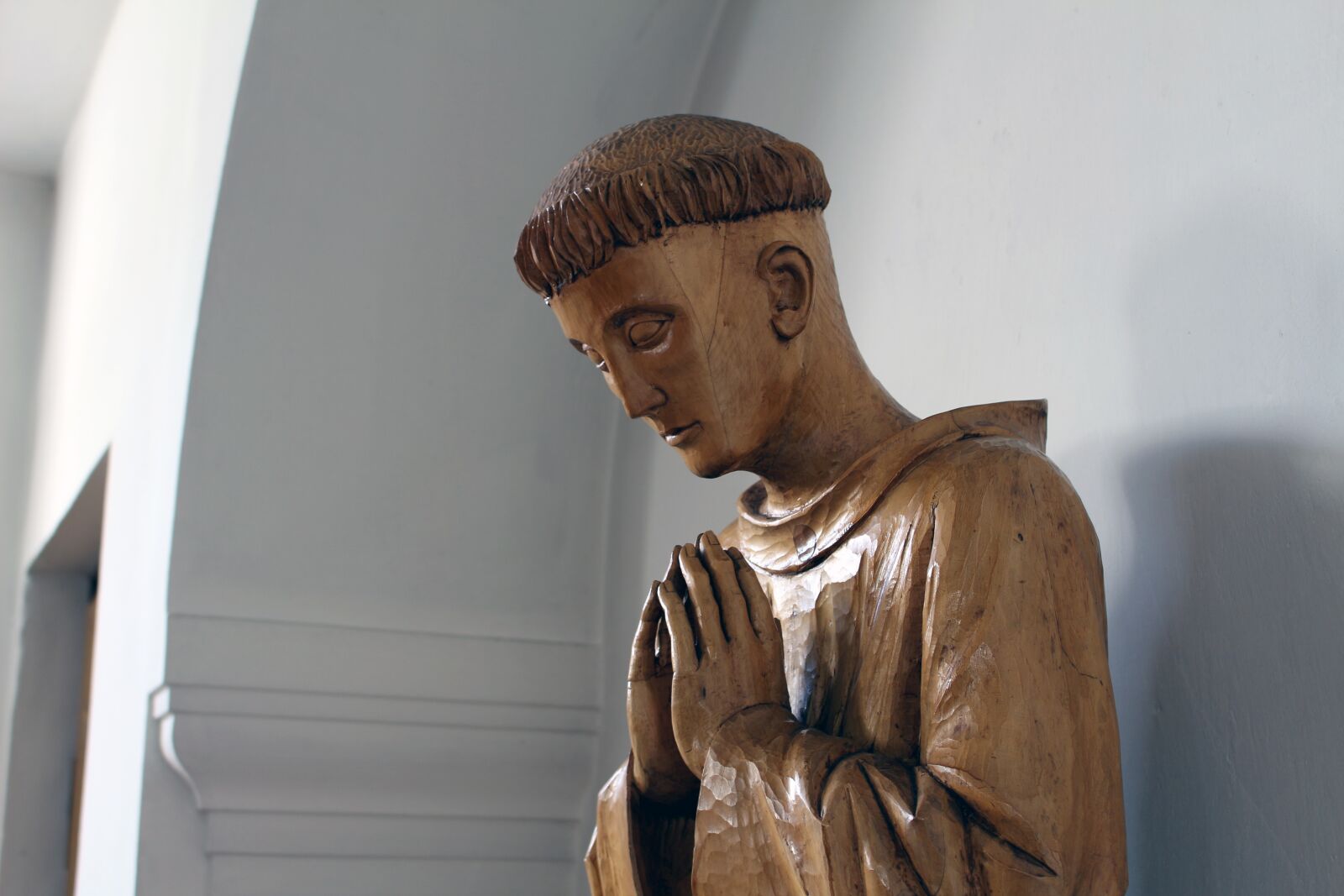 Canon EOS 700D (EOS Rebel T5i / EOS Kiss X7i) sample photo. Sculpture, statue, monk photography
