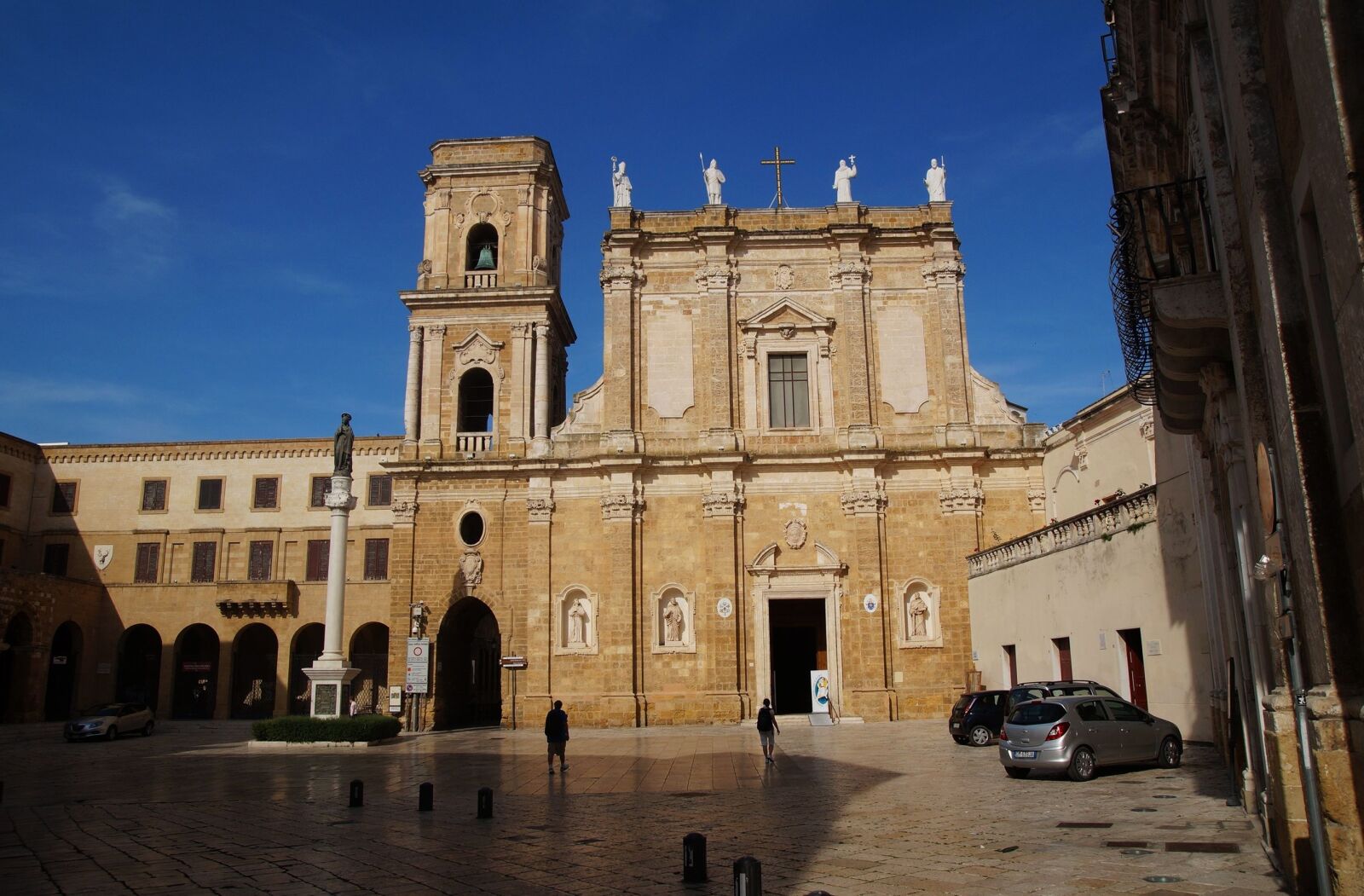 Sony SLT-A58 sample photo. Brindisi, the cathedral, puglia photography
