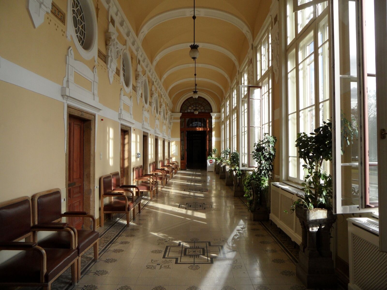 Samsung WB600 / VLUU WB600 /  WB610 sample photo. Budapest, bath house, corridor photography