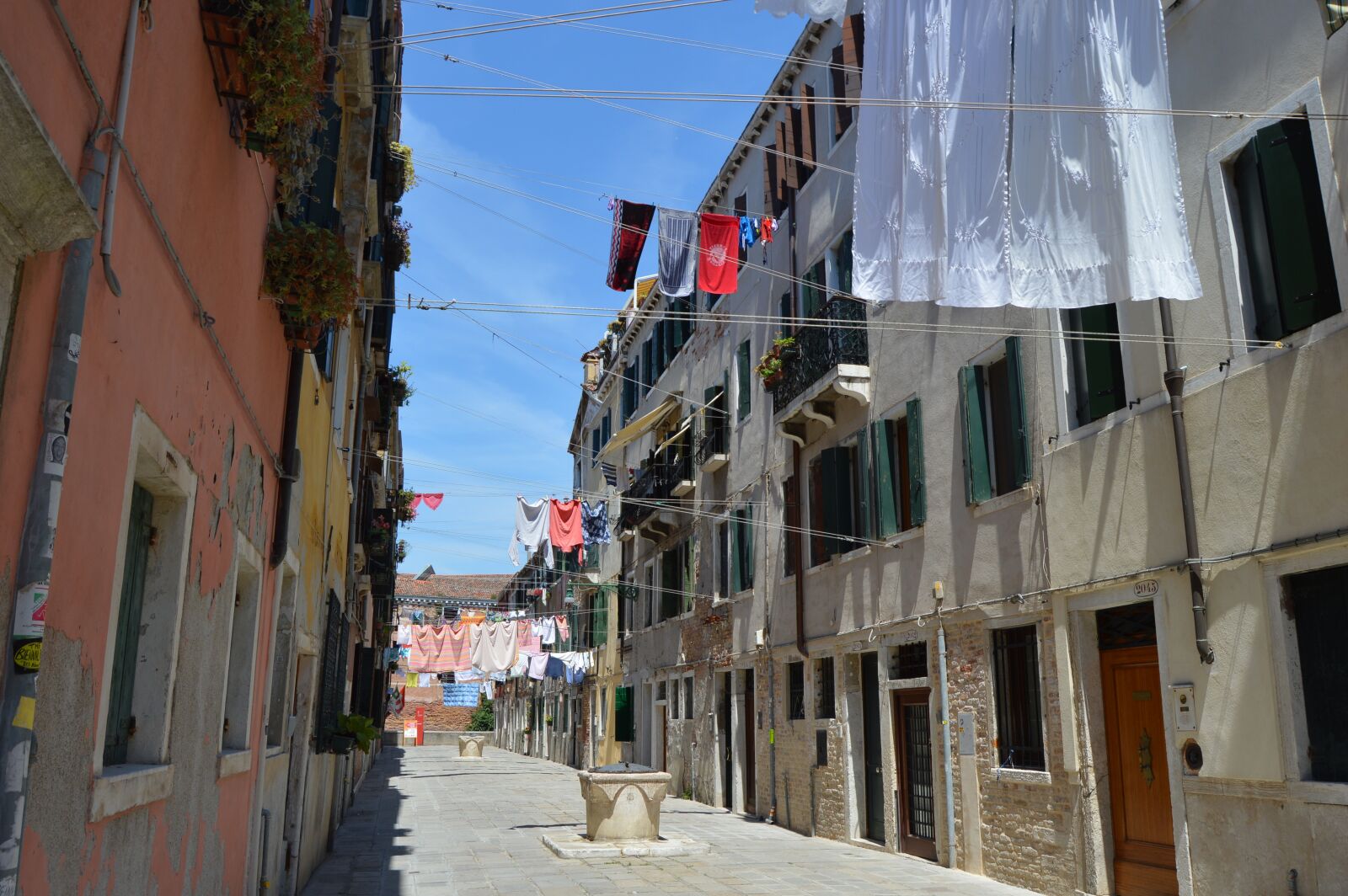 Nikon D3200 sample photo. Street, venice, clothes photography